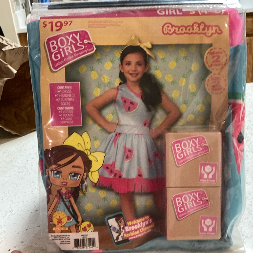 Boxy girls costume NWT